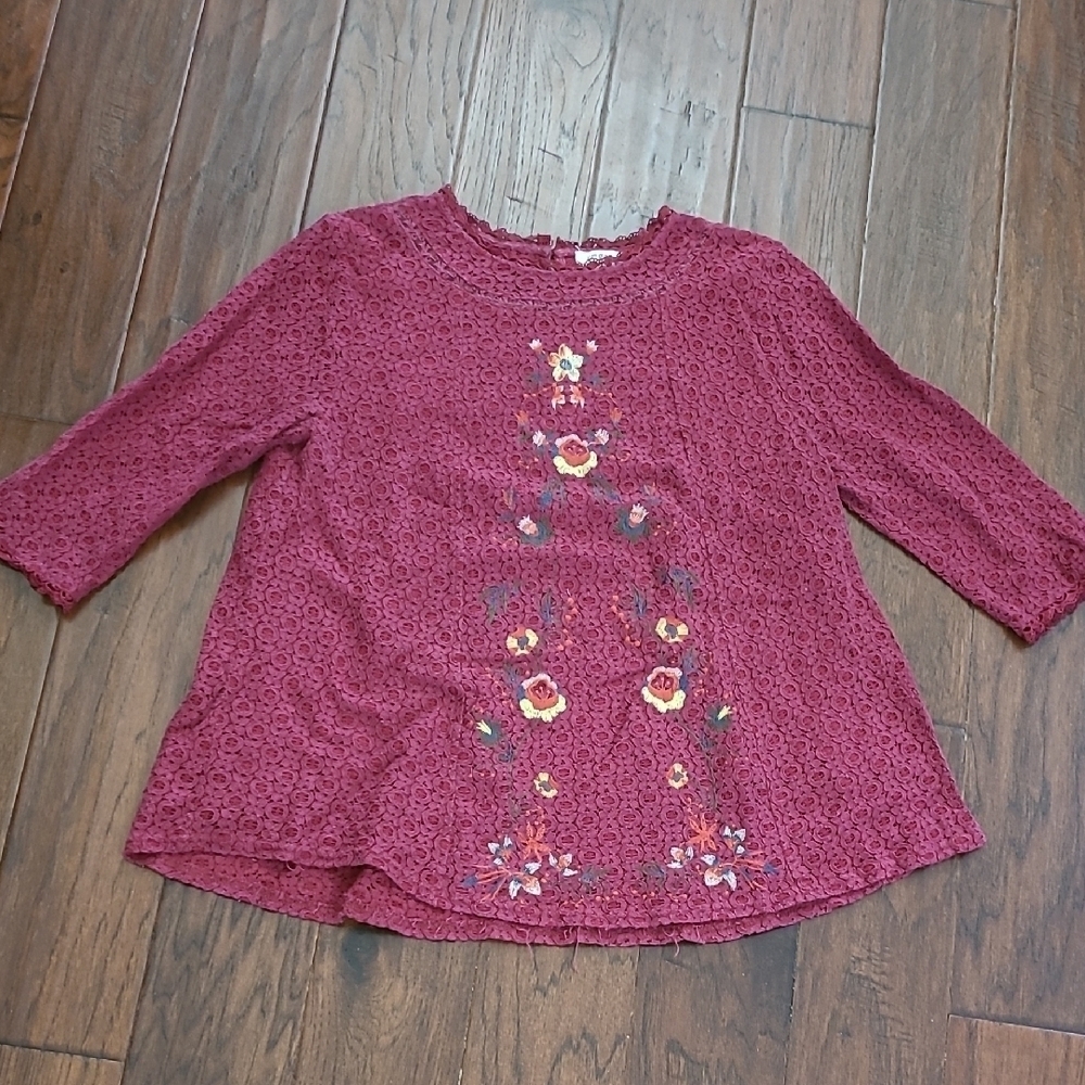 Umgee Burgundy Floral Embroidered Blouse size Large